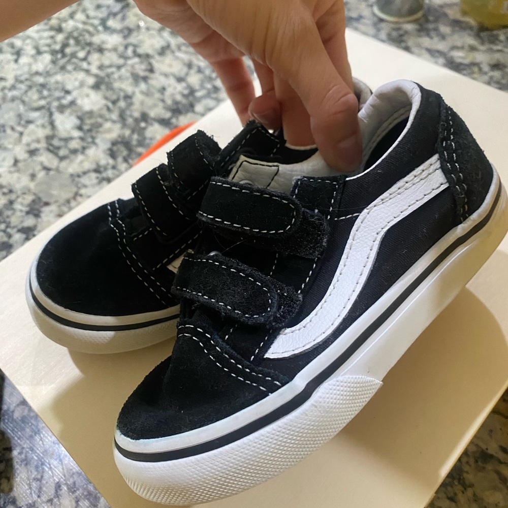 Size 8 toddler vans! Worn once or twice before my toddler grew out of these.